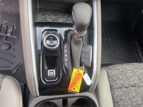 Certified 2024 Chevrolet Colorado ZR2 w/ Technology Package image 16