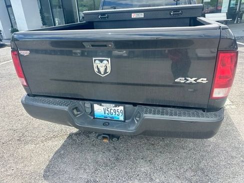 Used 2018 RAM 1500 Express AWD/4WD image 3
