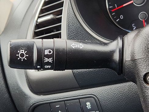 Used 2018 Kia Forte LX FWD image 21