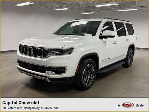 Used 2022 Jeep Wagoneer Series III AWD/4WD image 1