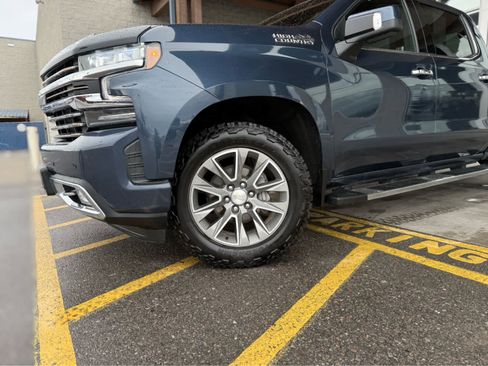 Used 2019 Chevrolet Silverado 1500 High Country w/ Technology Package image 5