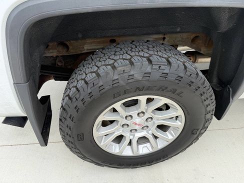 Used 2015 GMC Sierra 1500 SLE w/ SLE Value Package AWD/4WD image 19
