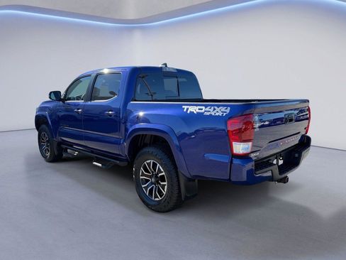 Used 2022 Toyota Tacoma TRD Sport w/ Technology Package AWD/4WD image 5