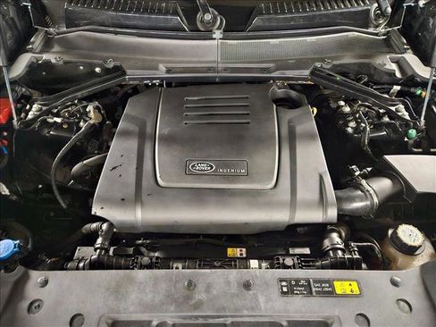 Used 2024 Land Rover Defender 110 S image 22