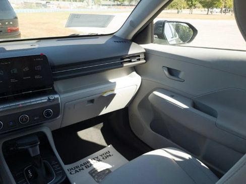 New 2027 Hyundai Kona SE FWD image 18