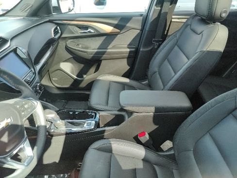 Used 2021 Chevrolet TrailBlazer ACTIV w/ Sun and Liftgate Package AWD/4WD image 27