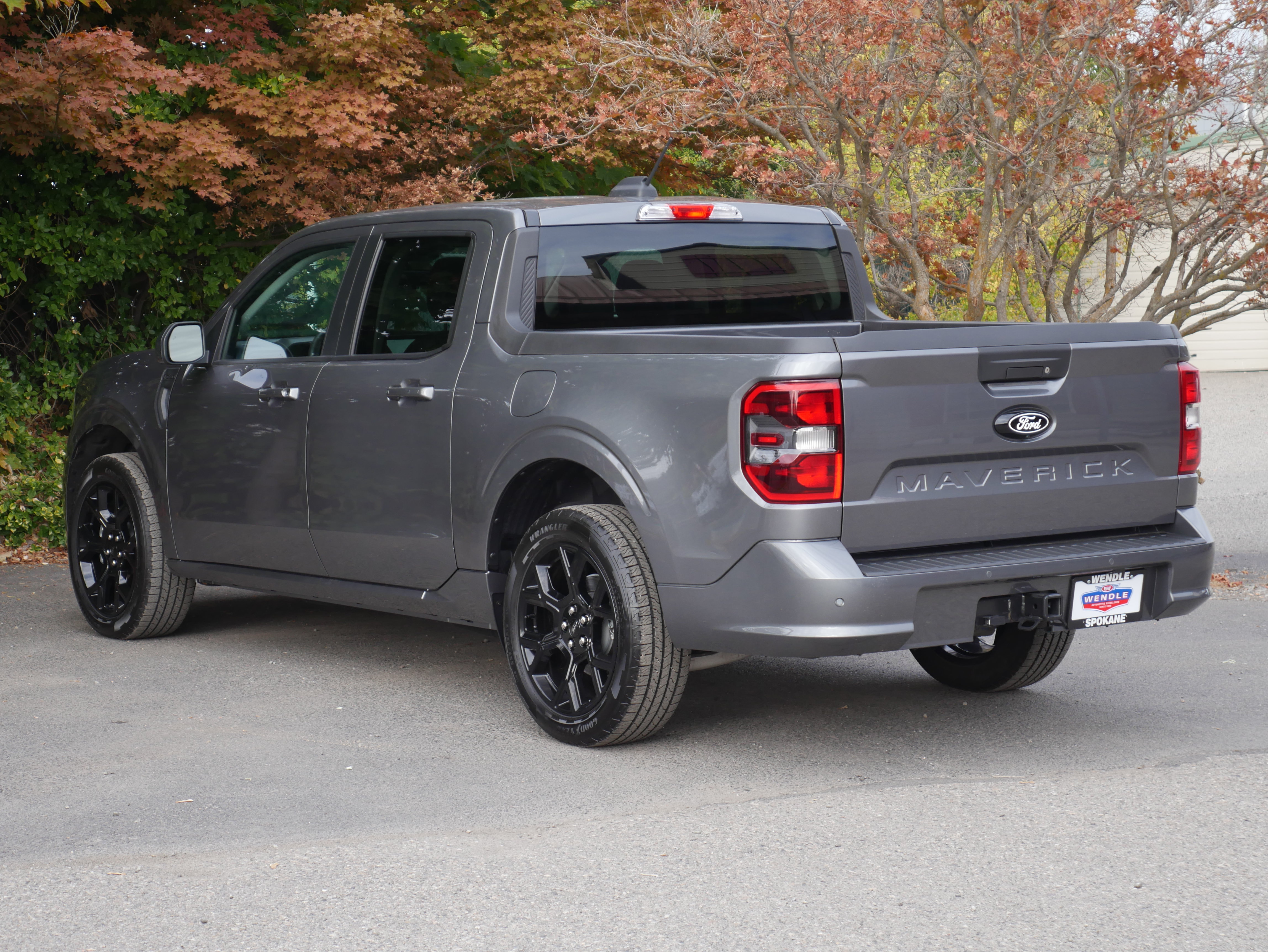 Used 2025 Ford Maverick Lobo AWD/4WD image 17