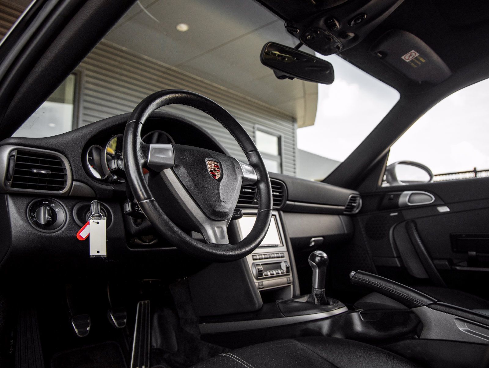 Used 2008 Porsche 911 Carrera RWD image 4