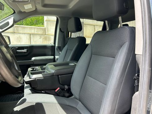 Used 2019 Chevrolet Silverado 1500 Custom Trail Boss w/ Custom Convenience Package AWD/4WD image 2