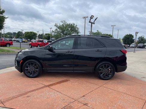Used 2022 Chevrolet Equinox RS w/ LPO, Floor Liner Package image 5