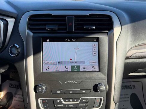 Used 2019 Ford Fusion SE image 30