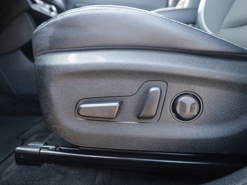 Used 2022 Kia Niro EX FWD image 13