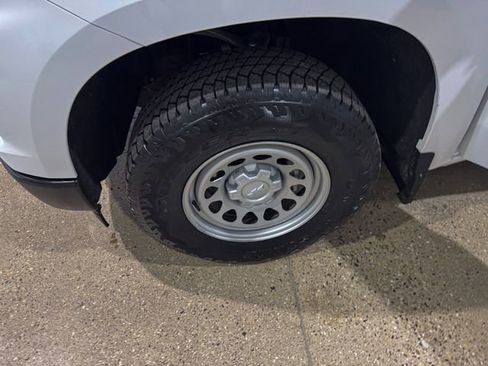 Used 2025 Chevrolet Silverado 1500 W/T image 30