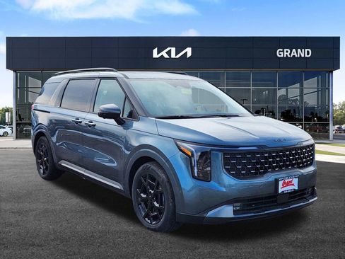 Certified 2025 Kia Carnival SX Prestige image 2