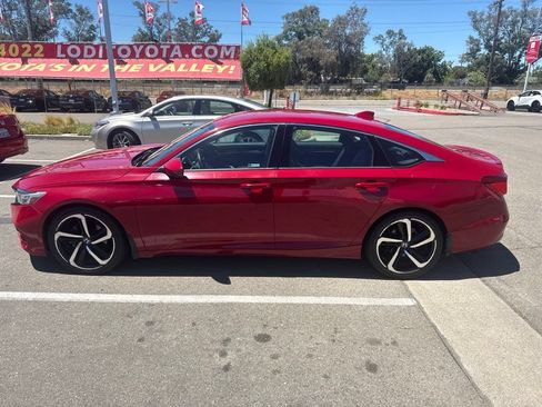 Used 2019 Honda Accord Sport image 2