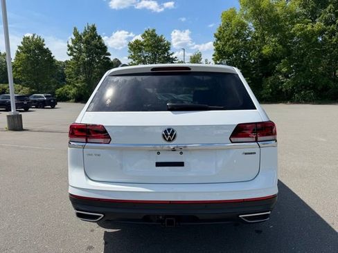 Certified 2023 Volkswagen Atlas SE w/ Black Wheel Package AWD/4WD image 4