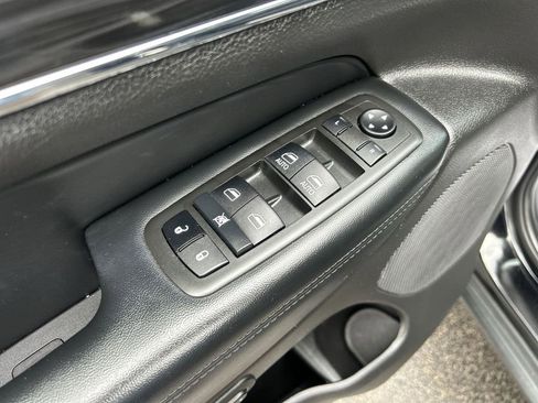 Used 2022 Jeep Grand Cherokee Limited w/ Tech Group image 19