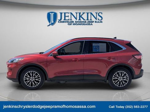 Used 2022 Ford Escape Titanium w/ Titanium Premium Package image 4