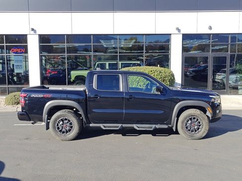 Used 2022 Nissan Frontier PRO-4X w/ Pro-4X Premium Package image 8