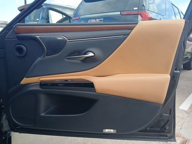 Used 2025 Lexus ES 350 Ultra Luxury w/ Accessory Package (Z1) FWD image 15