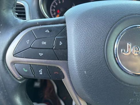 Used 2020 Jeep Grand Cherokee Laredo w/ 18" Wheel & 8.4" Radio Group image 8