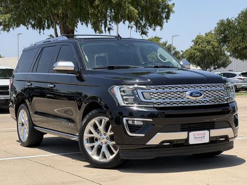 Used 2019 Ford Expedition Platinum AWD/4WD image 2