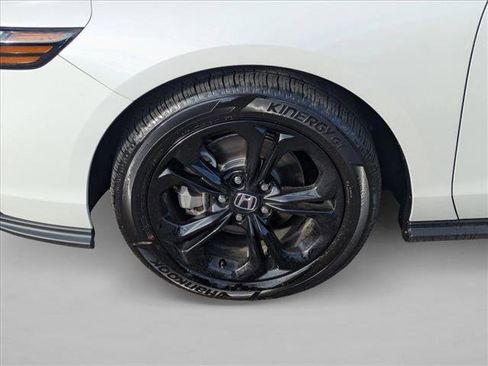 Certified 2025 Honda Accord SE image 22