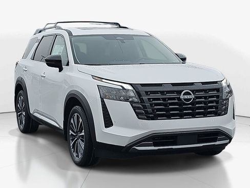 New 2026 Nissan Pathfinder Platinum w/ Cargo Package FWD image 3