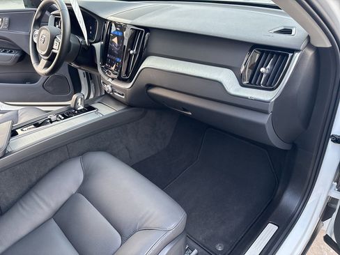 Certified 2025 Volvo XC60 B5 Plus image 40
