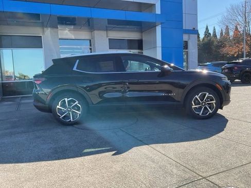 New 2026 Chevrolet Equinox EV LT image 8