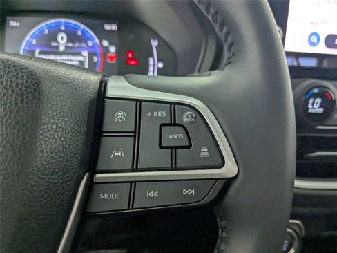 Certified 2024 Toyota Grand Highlander FWD image 17