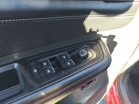 Used 2024 Volkswagen Atlas Cross Sport SE image 13