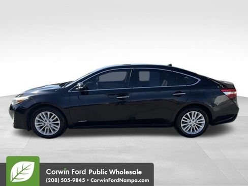 Used 2015 Toyota Avalon Limited w/ Technology Package FWD image 9