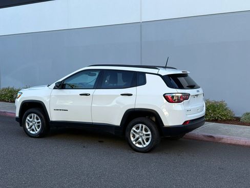 Used 2018 Jeep Compass Sport AWD/4WD image 4