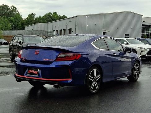 Used 2017 Honda Accord Touring image 6