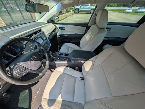 Used 2015 Toyota Avalon XLE FWD image 6
