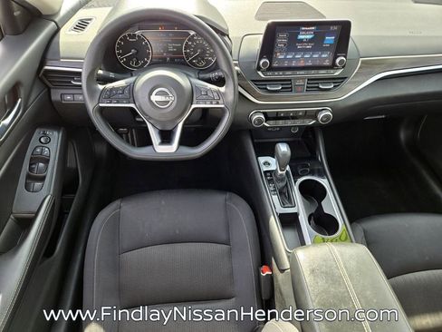 Used 2024 Nissan Altima 2.5 SV image 13
