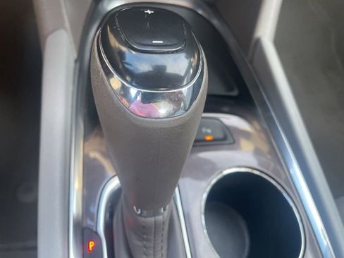Used 2020 Chevrolet Malibu LT FWD image 16