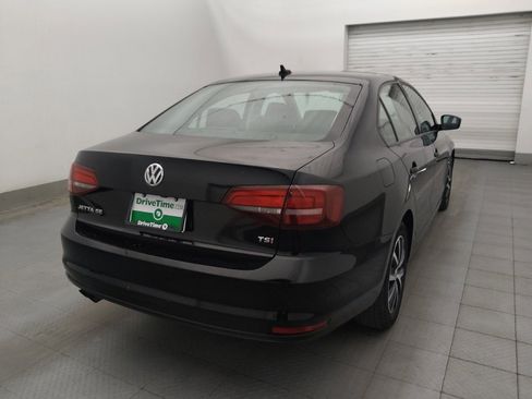 Used 2016 Volkswagen Jetta SE FWD image 9