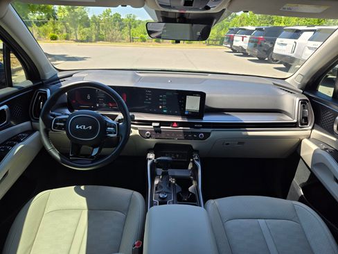 Used 2025 Kia Sorento S w/ Panoramic Sunroof Package FWD image 10