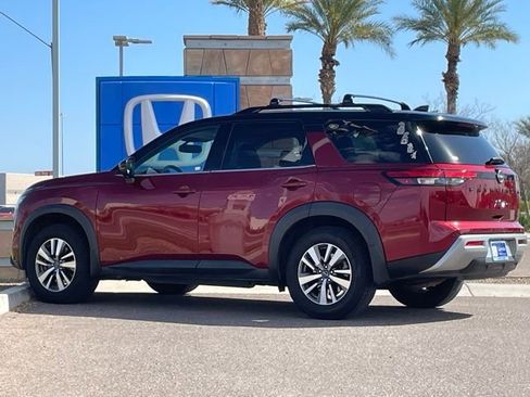 Used 2022 Nissan Pathfinder SL w/ SL Black Package image 6