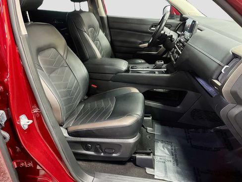 Used 2023 Nissan Pathfinder Platinum AWD/4WD image 31