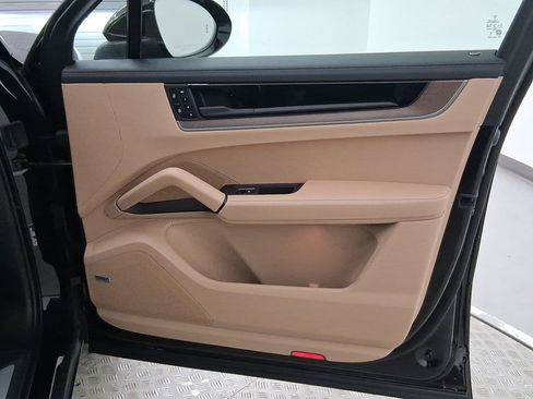 New 2025 Porsche Cayenne S image 33