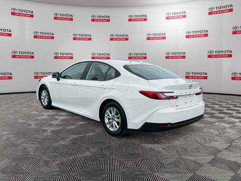 Used 2025 Toyota Camry LE w/ Convenience Package FWD image 5