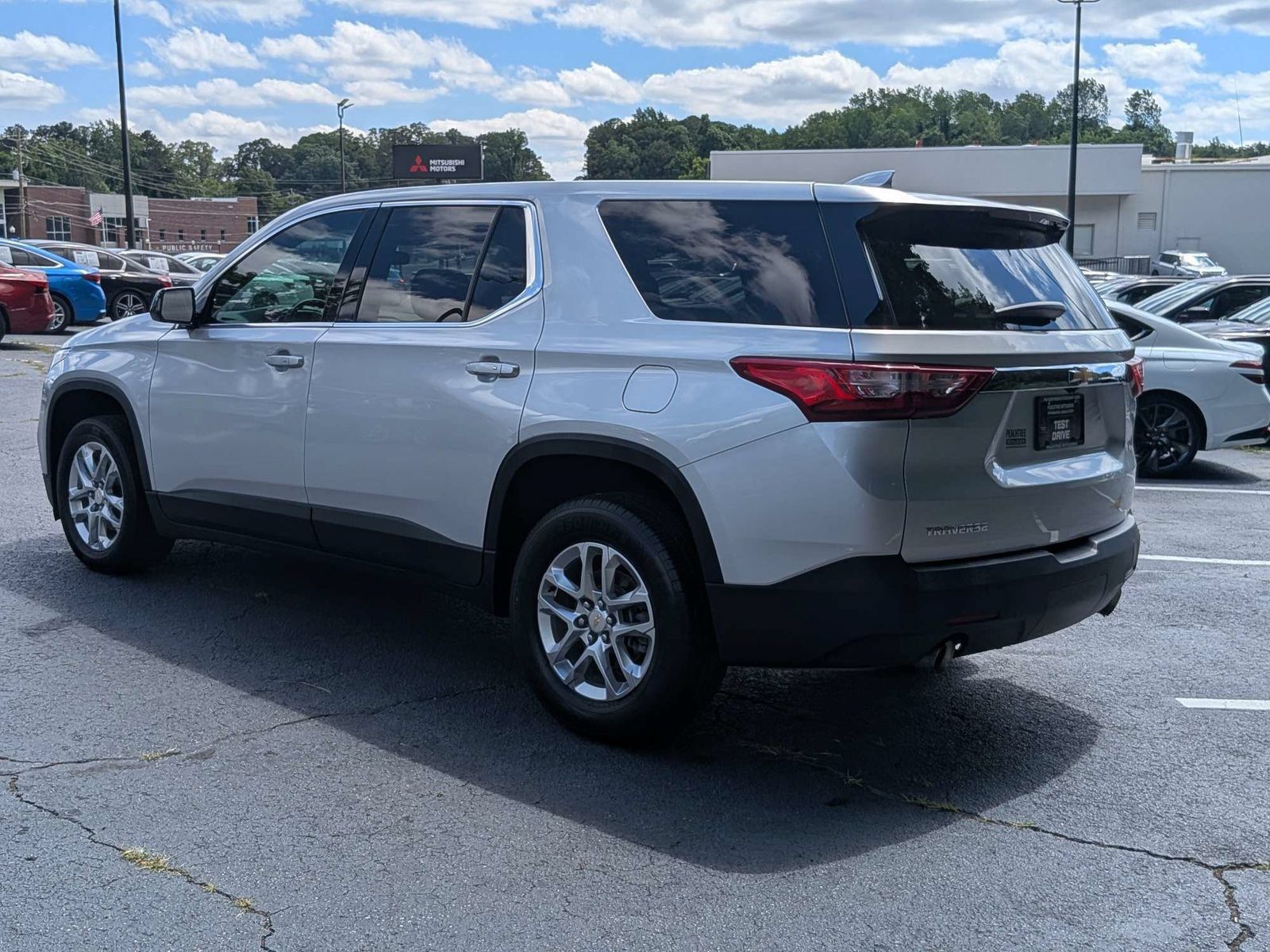 Used 2020 Chevrolet Traverse LS FWD image 7