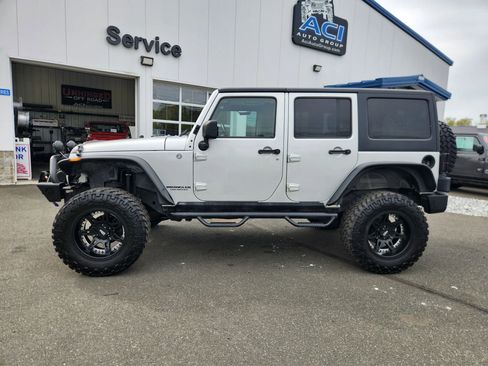 Used 2011 Jeep Wrangler Unlimited Sport AWD/4WD image 8