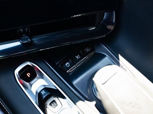 Used 2023 Chevrolet Corvette Stingray Premium Cpe w/ Z51 Performance Package image 21