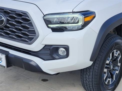 Used 2021 Toyota Tacoma TRD Off-Road image 9