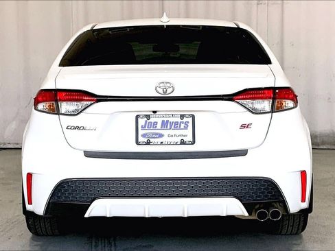 Used 2021 Toyota Corolla SE image 3