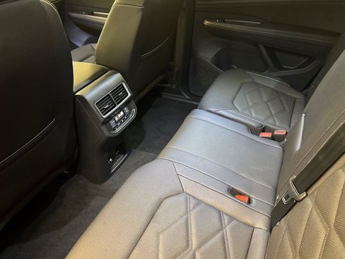 New 2026 Volkswagen Atlas SE image 11